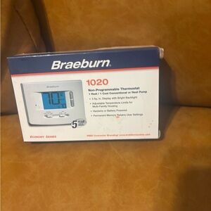 Braeburn 1020 Non-Programmable Thermostat 1-Heat / 1-Cool or Heat Pump Economy S